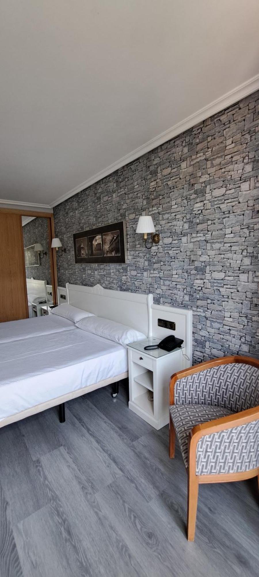 Hotel Ciudad Onís Eksteriør bilde