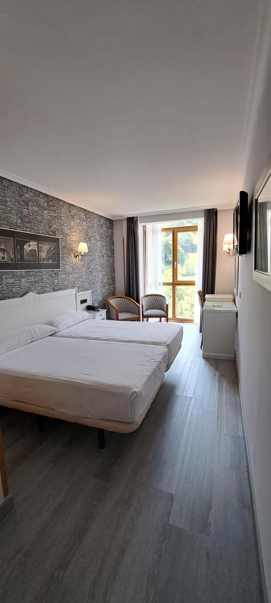 Hotel Ciudad Onís Eksteriør bilde