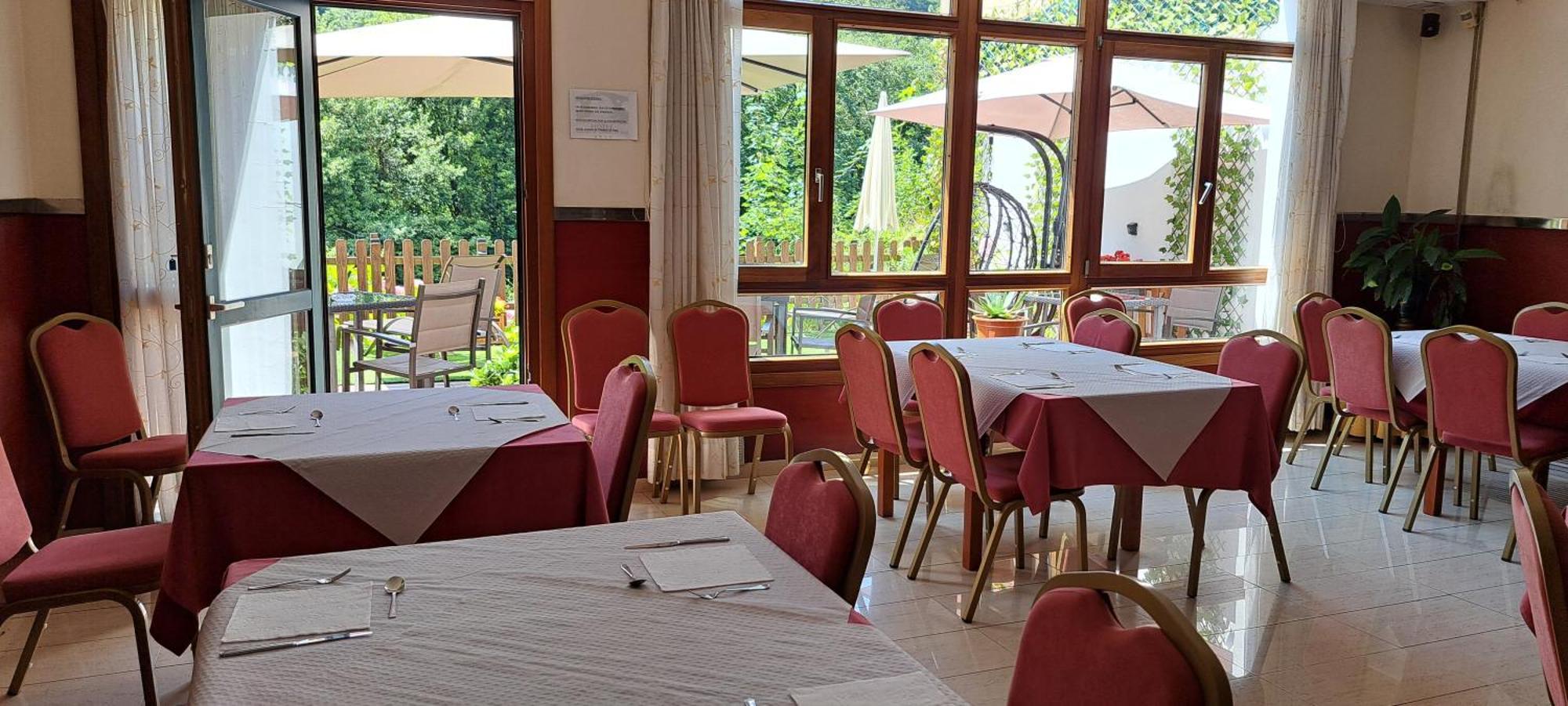 Hotel Ciudad Onís Eksteriør bilde